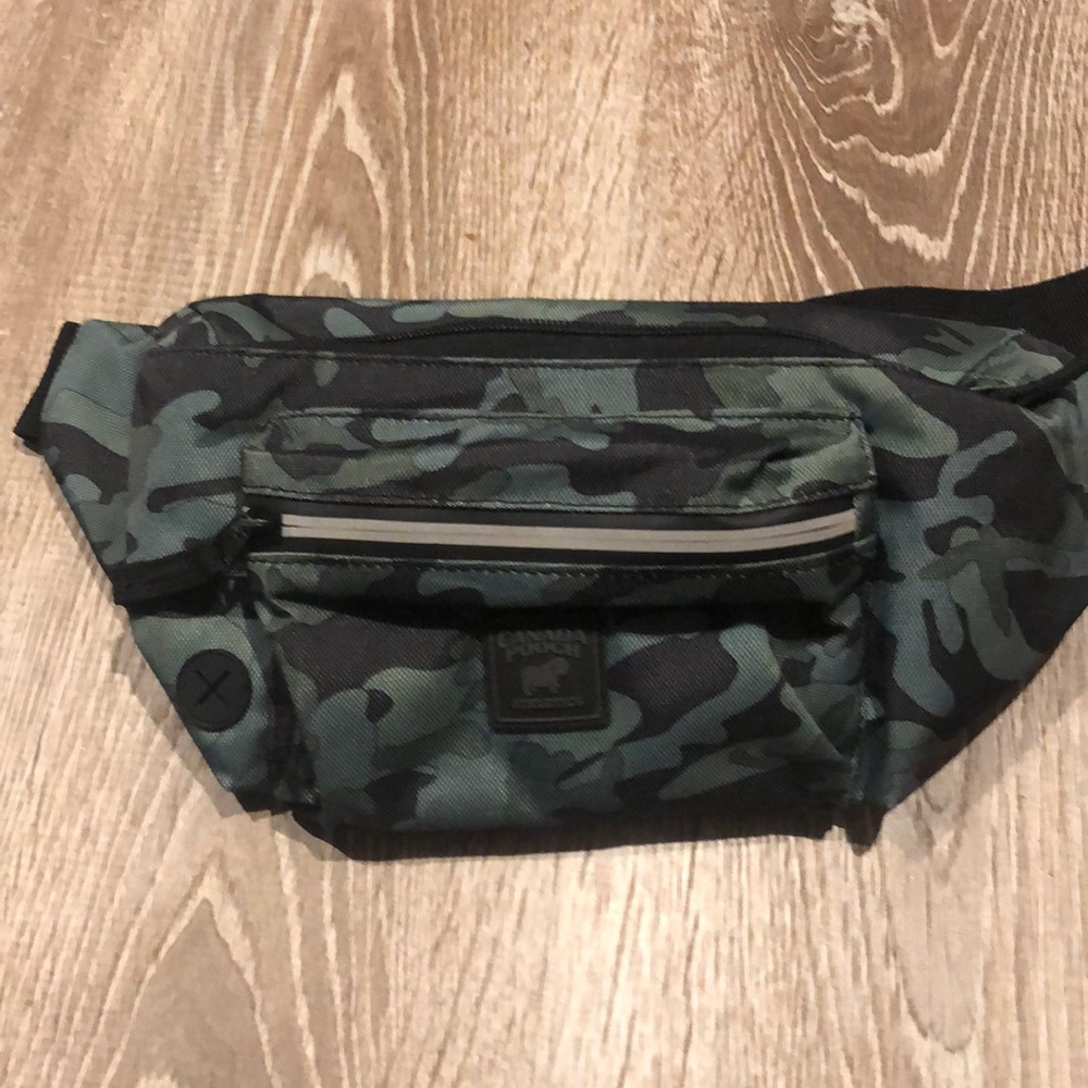 Canada pooch camo fanny pack